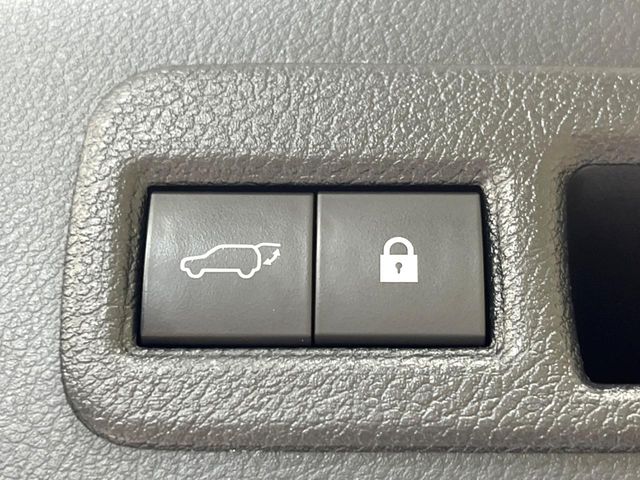 Lexus NX 8