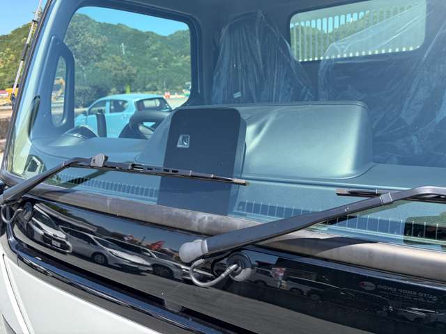 Mitsubishi Fuso Canter 9