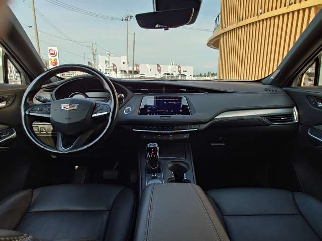 Cadillac XT4 11
