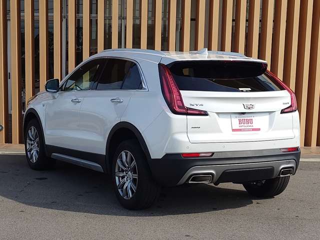 Cadillac XT4 8