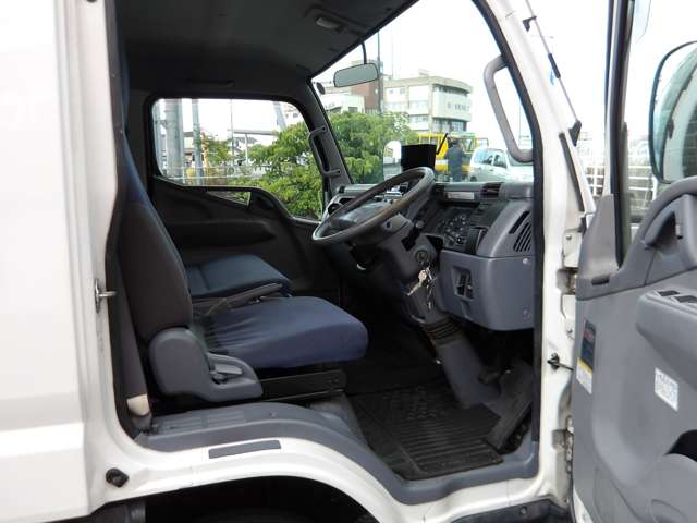 Mitsubishi Fuso Canter 9