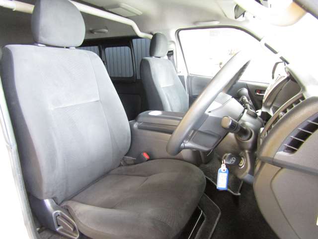 Toyota Hiace Van 6