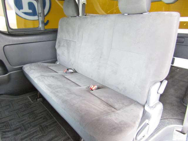 Toyota Hiace Van 8