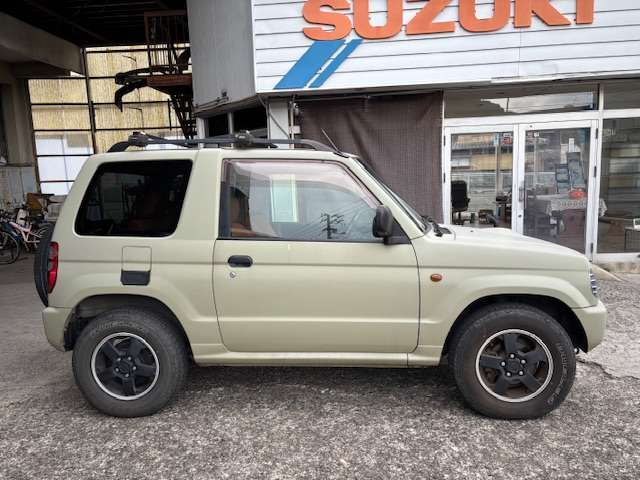 Mitsubishi Pajero Mini 4