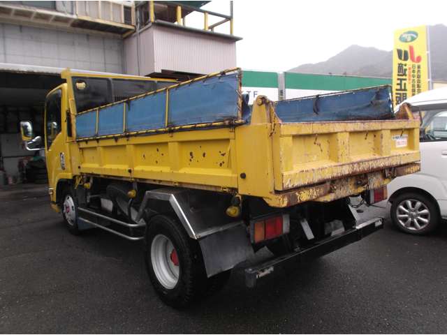 Isuzu Elf 3