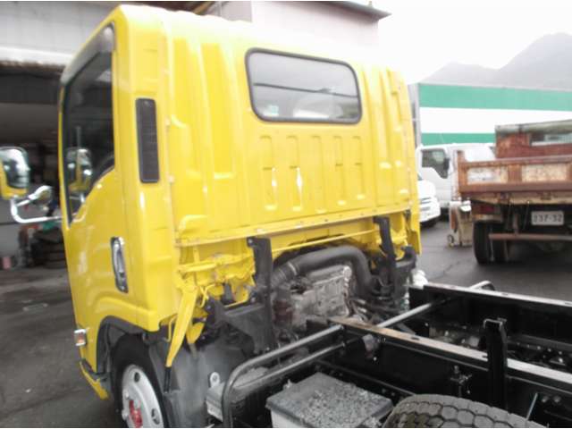 Isuzu Elf 6