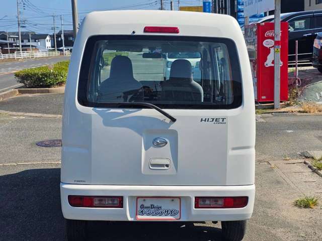 Daihatsu Hijet Cargo 11