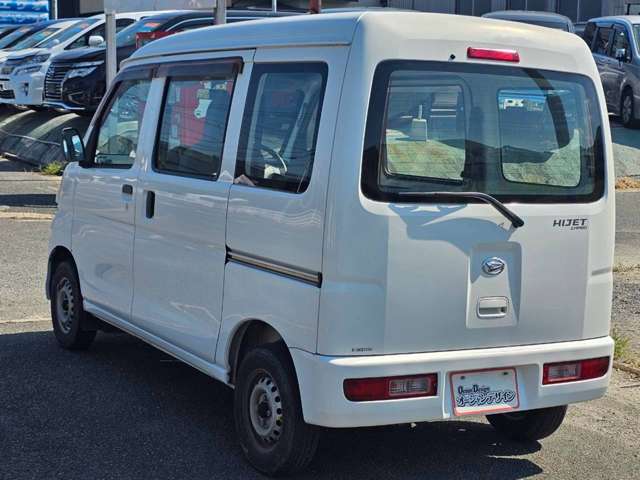 Daihatsu Hijet Cargo 12