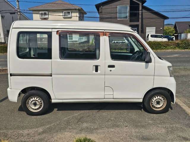 Daihatsu Hijet Cargo 11