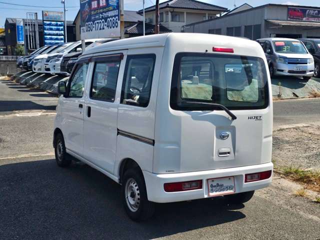 Daihatsu Hijet Cargo 11