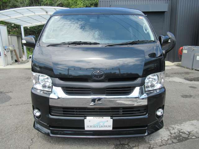 Toyota Hiace 7