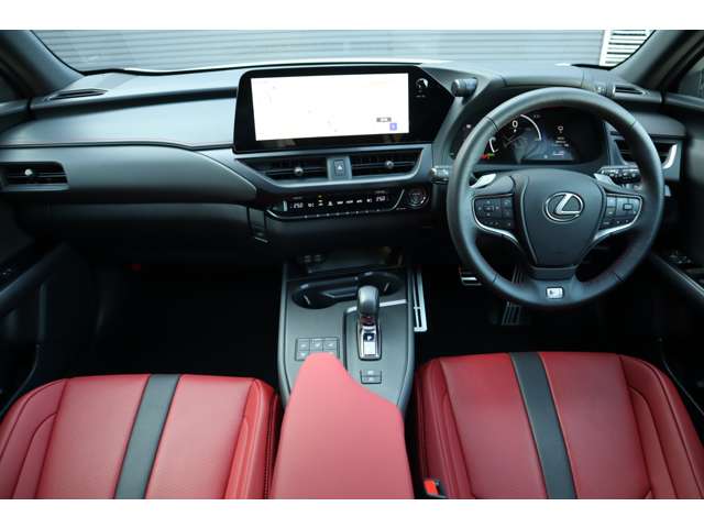 Lexus UX 8