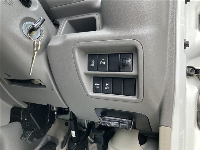 Nissan NV100 Clipper 7