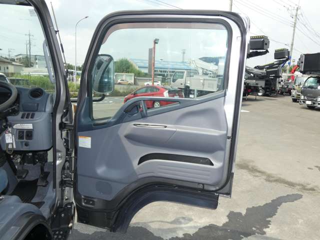 Mitsubishi Fuso Canter 11