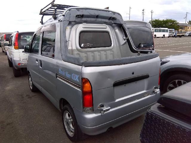 Daihatsu Hijet Cargo 2