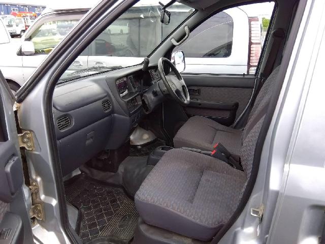 Daihatsu Hijet Cargo 3
