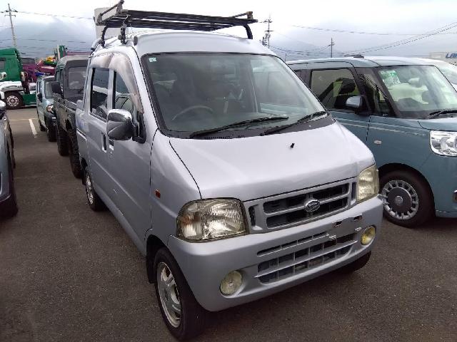 Daihatsu Hijet Cargo 4