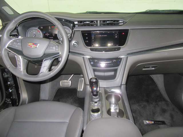 Cadillac XT5 11