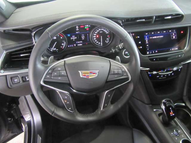 Cadillac XT5 10