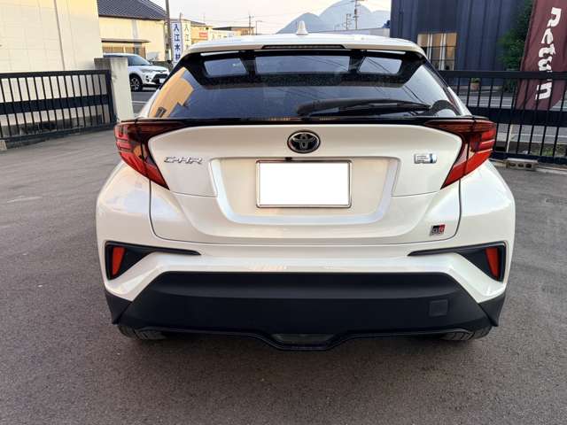 Toyota C-HR 6