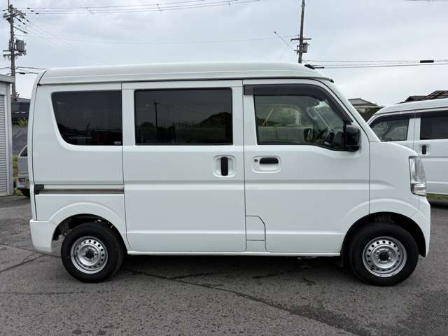Nissan NV100 Clipper 11