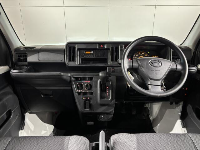 Daihatsu Hijet Cargo 2