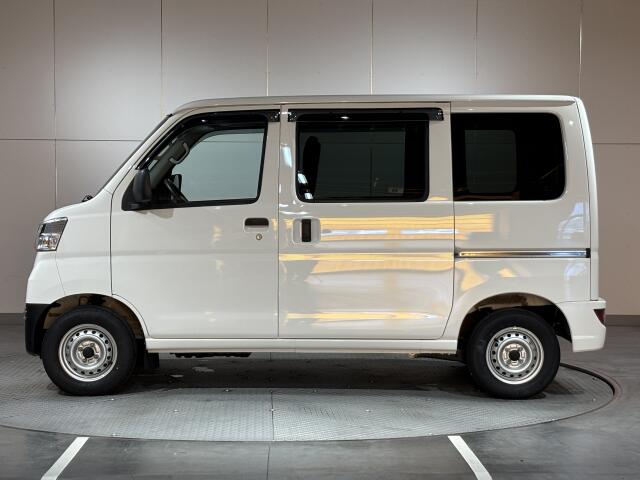 Daihatsu Hijet Cargo 4