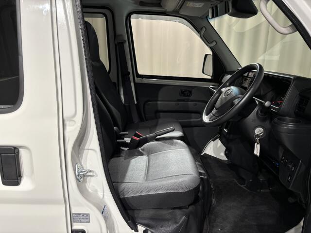 Daihatsu Hijet Cargo 5