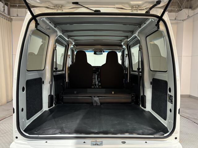 Daihatsu Hijet Cargo 8