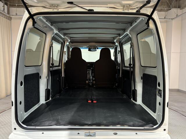 Daihatsu Hijet Cargo 9