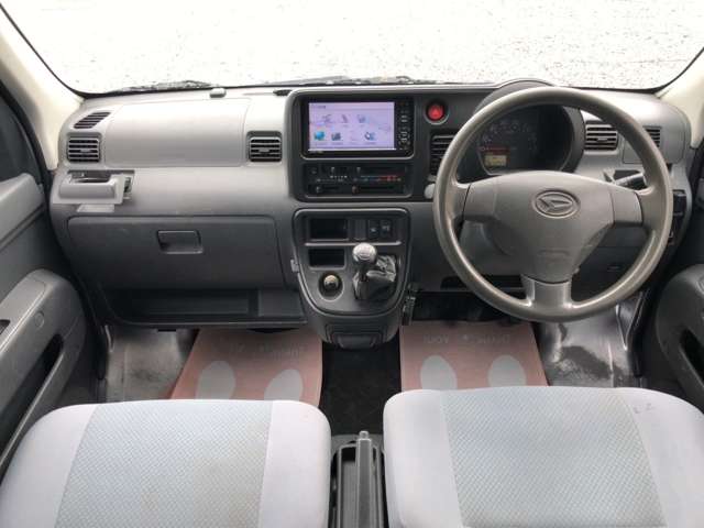 Daihatsu Hijet Cargo 8
