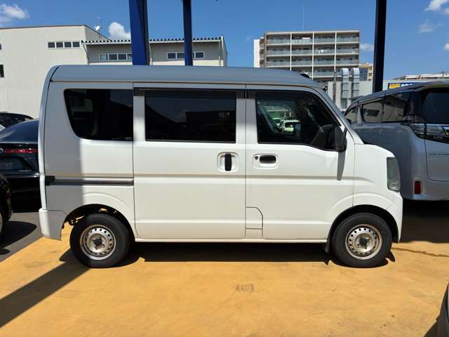 Nissan NV100 Clipper 6
