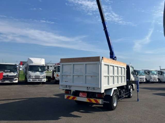 Isuzu Elf 6
