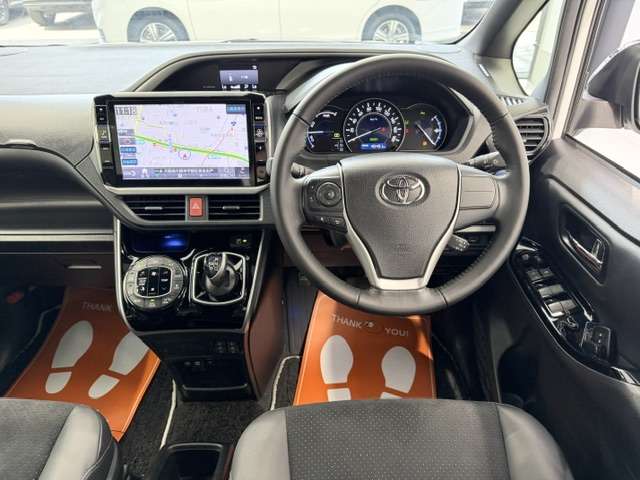 Toyota Voxy 5
