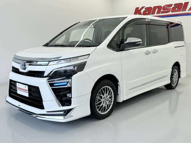 Toyota Voxy 8