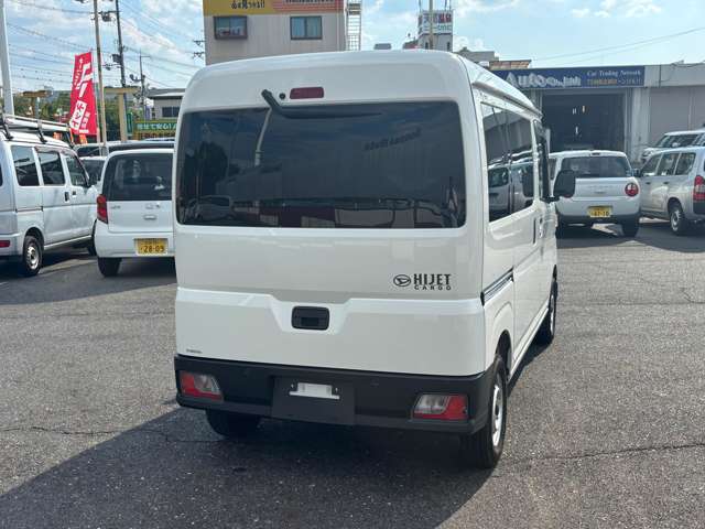 Daihatsu Hijet Cargo 8