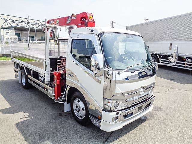Hino Dutro 3