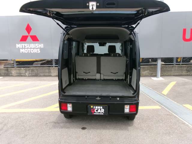 Mitsubishi Minicab Van 10