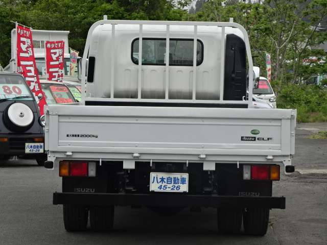 Isuzu Elf 3