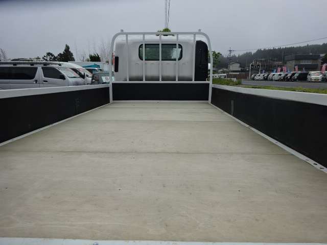 Isuzu Elf 9