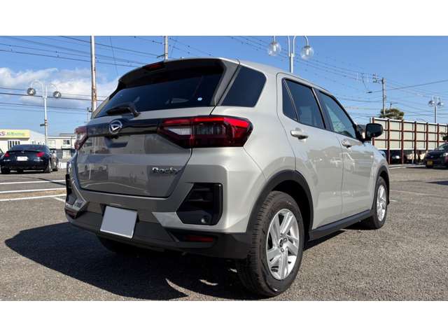 Daihatsu Rocky 5