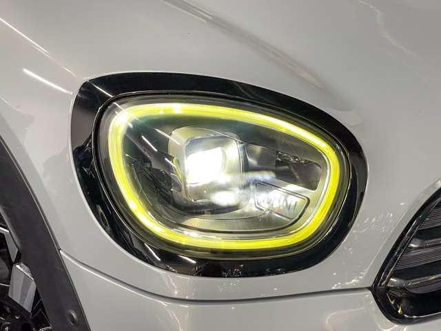 MINI Crossover 10