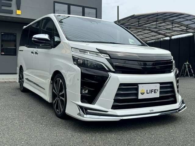 Toyota Voxy 6