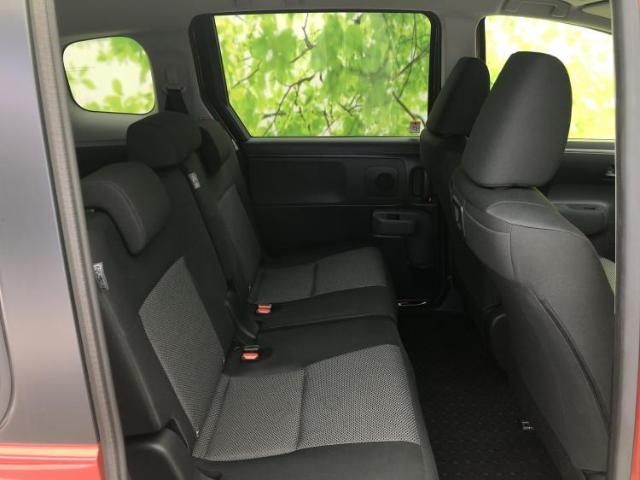 Toyota Sienta 7