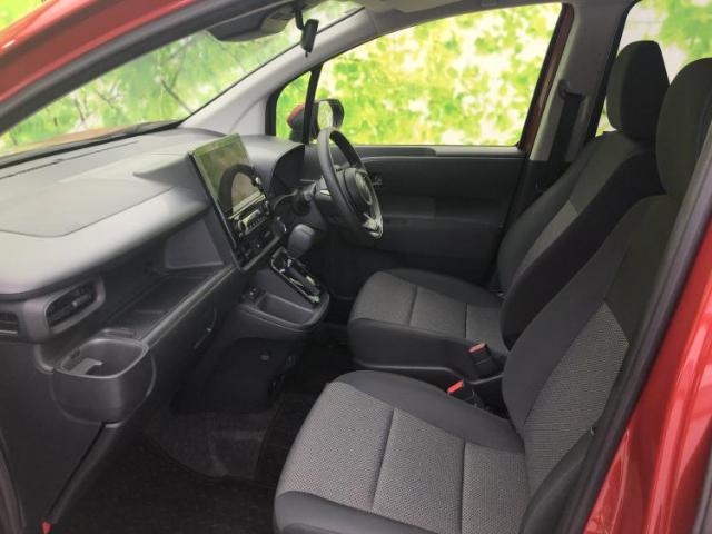 Toyota Sienta 8