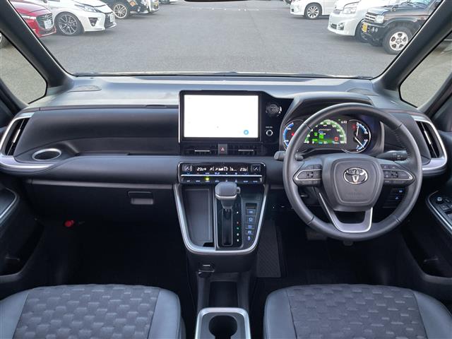 Toyota Voxy 4