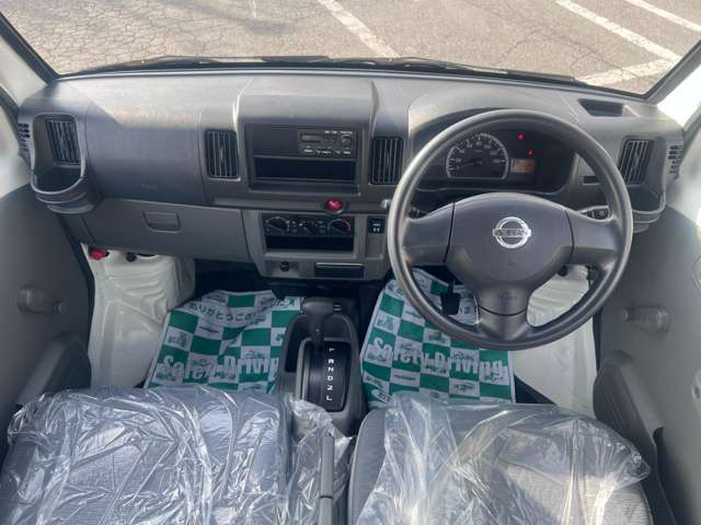 Nissan NV100 Clipper 12