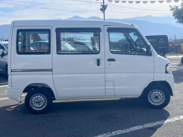 Nissan NV100 Clipper 4