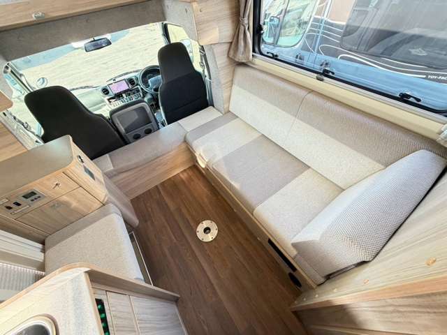 Toyota Camroad 8
