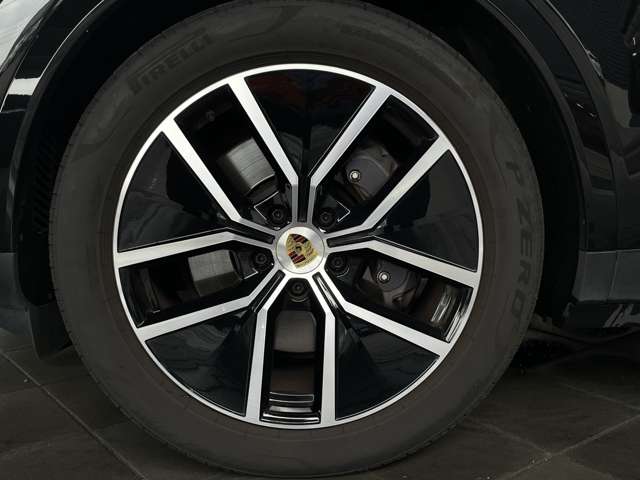 Porsche Cayenne Coupe 8